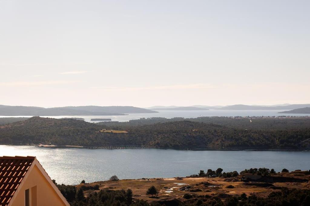 Summer Breeze Apartment - Quiet Place With A Spectacular View And A Garden Szybenik Zewnętrze zdjęcie